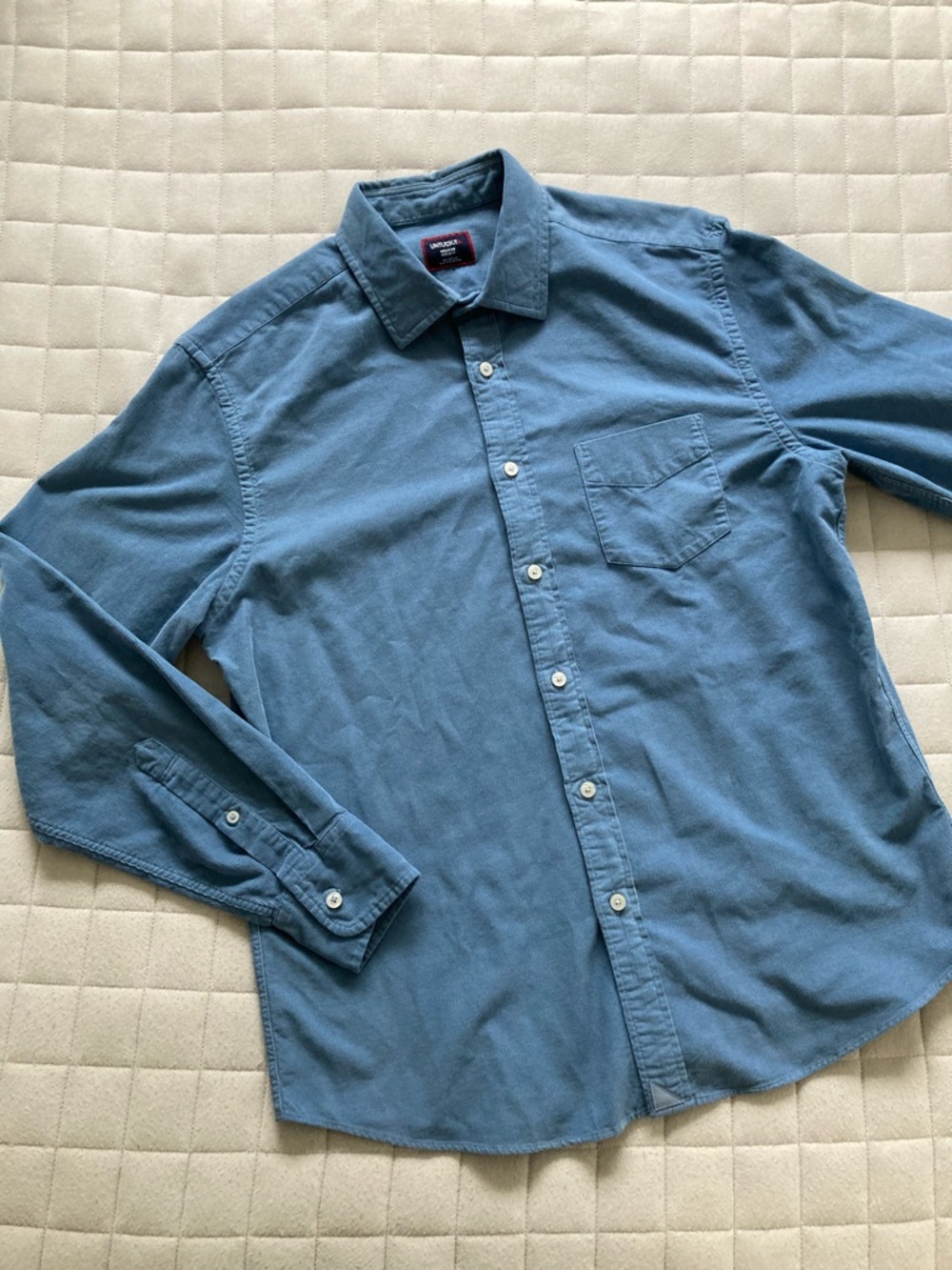 UNTUCKit Men's Light Blue Casual Button-Down Ribbed Corduroy Shirt